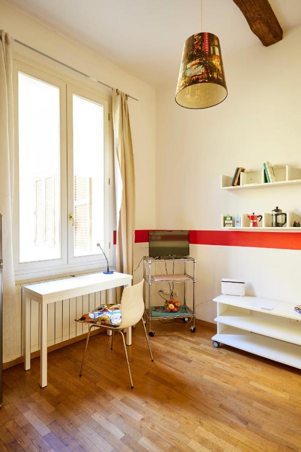 Silent And Cosy Apartment Free Netflix And Disney Plus โบโลญญา ภายนอก รูปภาพ
